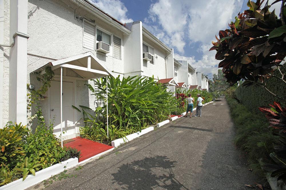 The Gardens Villa คิงส์ตัน ภายนอก รูปภาพ